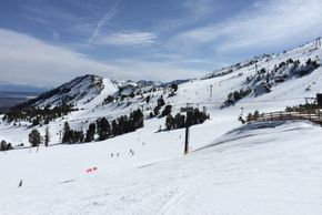 View from the top station of Broadway Express: The slopes are ideal for beginners and ski novices.