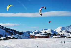 Snowkiting is becoming more and more popular and is also possible in Obertauern.