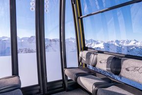 The old aerial tramway on the Nebelhorn has been replaced by 10-seater gondolas with seats
