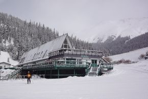 Enjoy a few drinks after a long day of skiing at 6th Alley Bar at the base station.