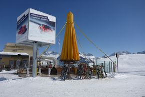 The mountain restaurant Brüggerstuba at the intermediate station of the gondola Weisshorn-Bahn