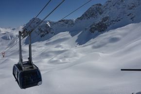 The gondola Urdenbahn is at the heart of the ski resort.