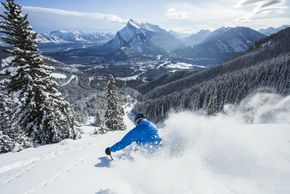View of the breathtakingly beautiful scenery around Mt Norquay.