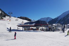 The Egghof Sunjet lift is safe for children.