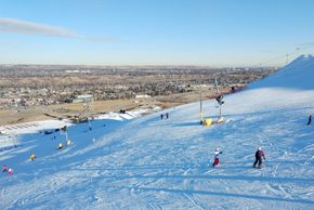 A large part of the slopes are relatively flat and hence perfectly suitable for beginners.