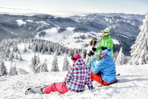 The ski area is divided into two areas: easy slopes in the south, demanding ones in the north.