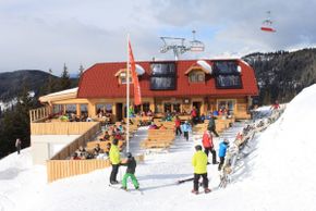 Après-Ski fun starts here at the mountain huts in Goldeck!
