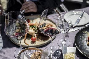 From modern interpretations to traditional and regional cuisine – Ischgl offers award-winning gourmet food for every taste.