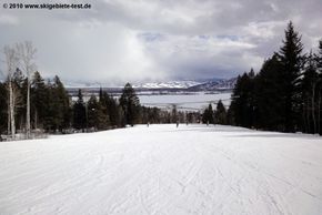The beginners' area around Teewinot Quad Chair.