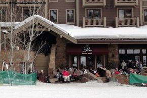 For a more elegant apres-ski experience, check out Peak Restaurant at Bridger Gondola's base station.