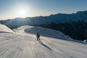 Cruising skiers should not miss the 8-kilometre Lattenabfahrt.