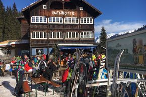 Several mountain huts are of course also available.