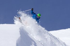 Due to the resort's plenty amount of runs, every skier will find their favorite slope in Lake Louise.