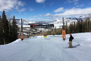Hoot Brown terrain park offers specific domains for intermediate and advanced skiers and riders.
