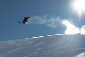Snow, sun and fun is what awaits you at Valle Nevado. Go, see it for yourself!