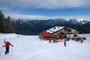 Auch hier spielt an Wochenenden oft Live-Musik: Die Du & I Alm am Hauser Kaibling