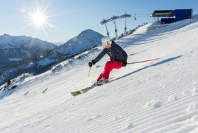 Pistenspaß im Karwendelgebirge hoch über dem Achensee - das bietet das Skigebiet Christlum in Tirol.
