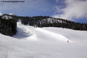 Wie fast alle Skigebiete in den USA bietet auch Crested Butte einen schönen Funpark und eine riesige Halfpipe für Snowboarder.