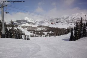 Wenn die Kinder schon Übung auf Skiern haben, empfiehlt sich das Gebiet um den Paradise Express Lift mit zahlreichen mittelschweren (in USA blau markierten) Abfahrten.