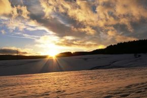 In Altendorf kann man den Wintersport jeden Freitag auch nach Einbruch der Dunkelheit ausführen