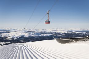 Moderne Lifte bringen euch auf die top präparierten Pisten.