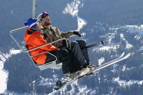 Im Skigebiet gibt es für jeden eifrigen Skifahrer eine warme Mahlzeit für Zwischendurch - ganz nach dem jeweiligen Geschmack.