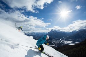 Mt Norquay bietet Skifahrern und Snowboardern ein hervorragendes, wenn auch nicht riesiges Terrain mit 190 Hektar Abfahrtsfläche.