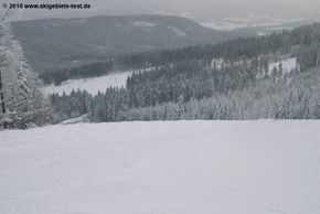 Die durchschnittliche Schneehöhe während der Saison beträgt 39cm am Berg