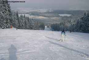 Das Skigebiet ist bei entsprechender Wetterlage von 08.30 Uhr bis 16.30 Uhr geöffnet