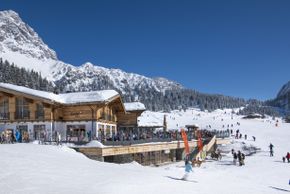 Das Tirolerhaus verbindet Gastfreundschaft, hochwertige regionale Küche und vielseitiges Angebot für Groß und Klein.