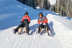 Rodelspaß auf der 6 km langen Rodelbahn.
