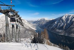 Mit der Karwendel-Bergbahn geht es von Pertisau hinauf auf den Zwölferkopf.