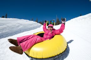 Eine Reise zurück in die Kindheit? Snowtubing macht's möglich!