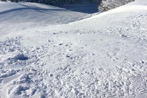 Auf mehreren abwechslungsreichen Pisten geht es nach unten ins Tal.