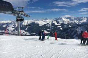 Skifahrer erwartet ein traumhaftes Panorama.