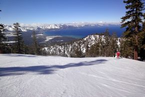 Blick auf die grüne Piste 