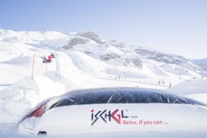 Nur für Waghalsige: Ein Sprung in den Public Bagjump unterhalb des Snowpark Ischgl