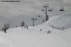 Rote Piste Nummer 6 (Pistenplan beachten)