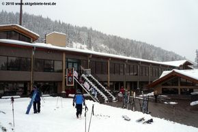 Restaurant an den Talstationen in Loveland Basin