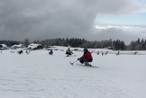 Mitterdorf ist auch bestens geeignet für Skifahrer mit Handicap.