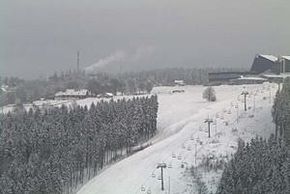 Blick auf den Skihang Hohe Reuth mit Blickrichtung vom Skihang Streugrün
