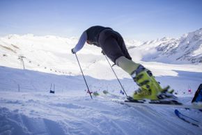 Los geht's auf der Slalom-Trainingsstrecke Leo Gurschler.