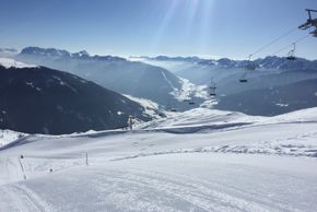 Alleine der Ausblick auf die Dolomiten ist den Weg ins Skigebiet Sillian wert