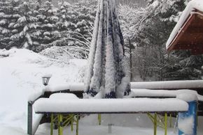 Hier liegt ausreichend Schnee- Winter in der Rhön.