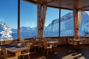 Mittagspause mit Ausblick im Restaurant 3303
