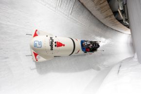 Auf der Bobbahn warten rasante Abfahrten.