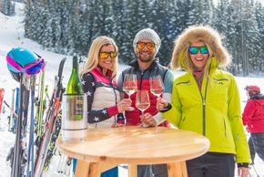 Gute Laune herrscht auch abseits der Piste.