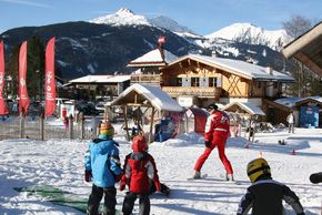 Tiroler Skischule an der Talstation Sunracer am Sonnenhang