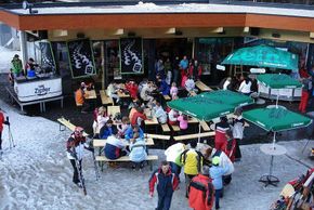 Der Arena Treff unweit der Talstation lädt zum Après Ski ein.