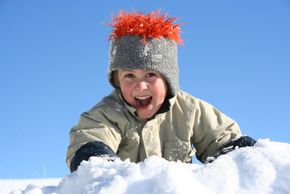 Winterspass mit Rodeln, Langlauf, Winterwandern, Schneeschuhlaufen, Schneemann bauen und einfach nur Spass haben